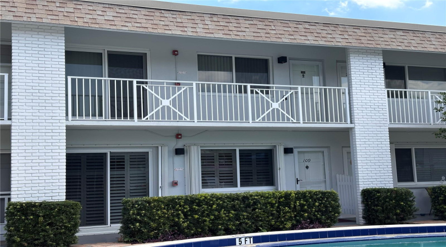 Delray Beach, Florida 33483, 2 Bedroom Bedrooms, ,1 Bathroombathrooms,Residential,For Sale,8Th,0,Mfrns1084091