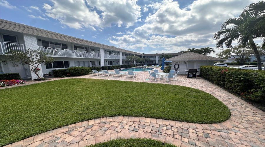 Delray Beach, Florida 33483, 2 Bedroom Bedrooms, ,1 Bathroombathrooms,Residential,For Sale,8Th,0,Mfrns1084091