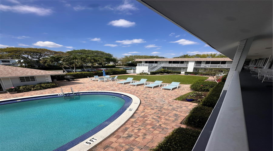 Delray Beach, Florida 33483, 2 Bedroom Bedrooms, ,1 Bathroombathrooms,Residential,For Sale,8Th,0,Mfrns1084091