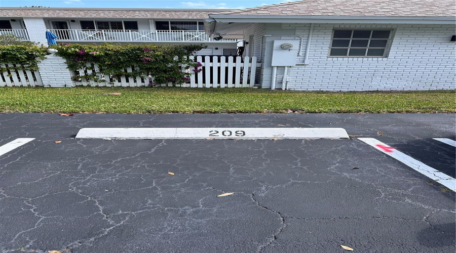 Delray Beach, Florida 33483, 2 Bedroom Bedrooms, ,1 Bathroombathrooms,Residential,For Sale,8Th,0,Mfrns1084091