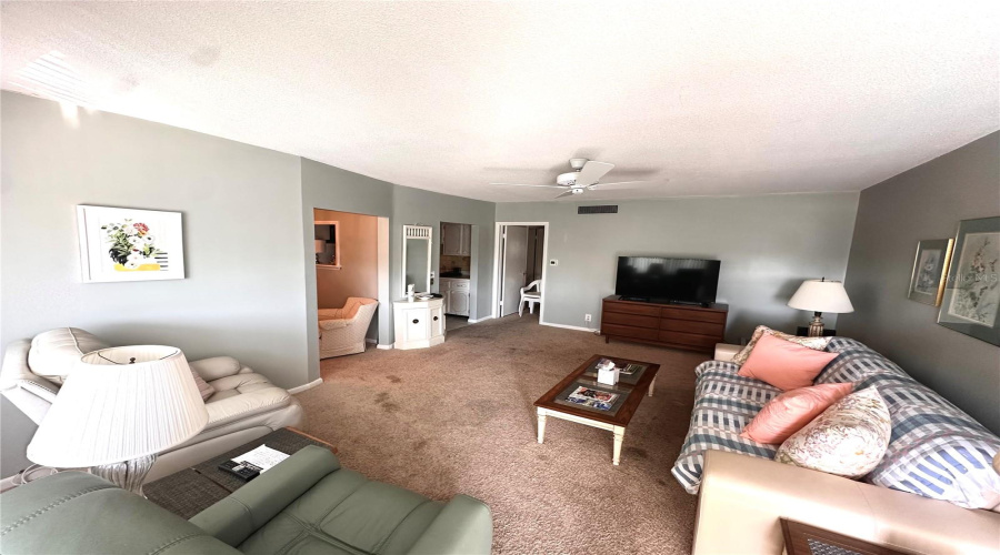 Delray Beach, Florida 33483, 2 Bedroom Bedrooms, ,1 Bathroombathrooms,Residential,For Sale,8Th,0,Mfrns1084091