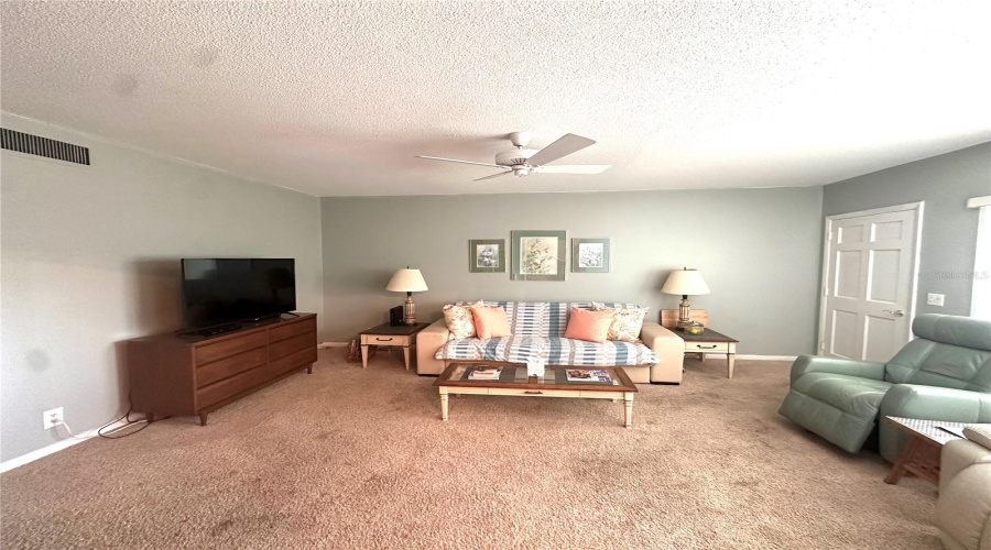 Delray Beach, Florida 33483, 2 Bedroom Bedrooms, ,1 Bathroombathrooms,Residential,For Sale,8Th,0,Mfrns1084091