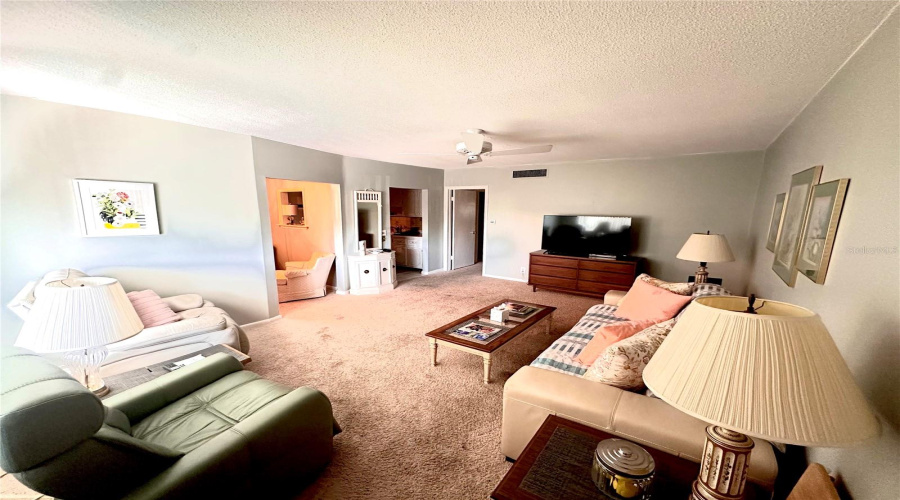Delray Beach, Florida 33483, 2 Bedroom Bedrooms, ,1 Bathroombathrooms,Residential,For Sale,8Th,0,Mfrns1084091