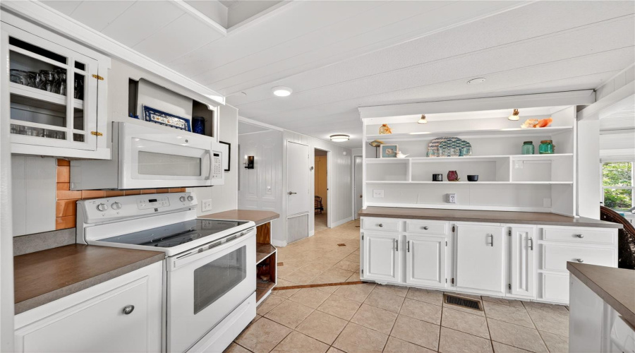 Tavares, Florida 32778, 2 Bedroom Bedrooms, ,2 Bathroombathrooms,Residential,For Sale,Todd,0,Mfrg5111601