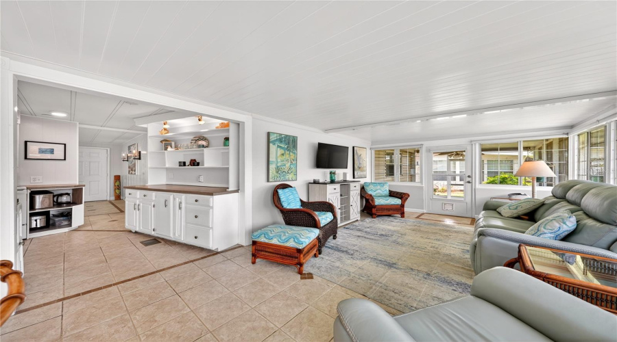 Tavares, Florida 32778, 2 Bedroom Bedrooms, ,2 Bathroombathrooms,Residential,For Sale,Todd,0,Mfrg5111601