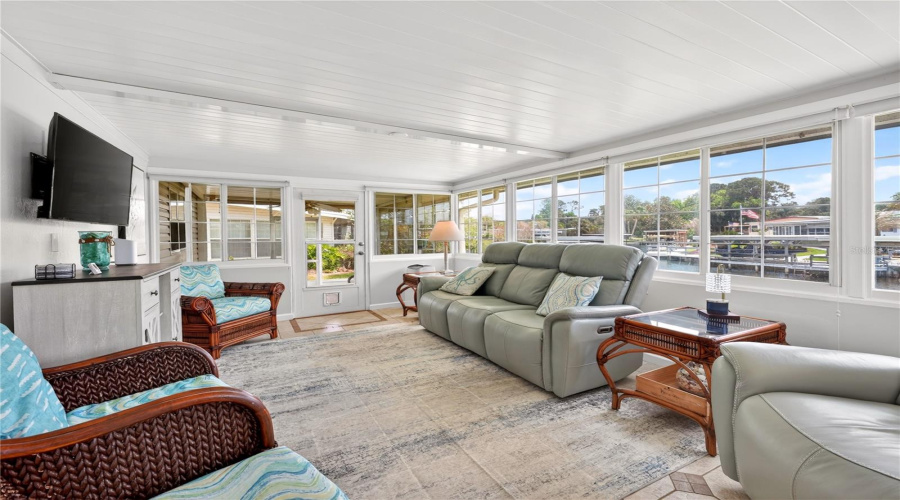 Tavares, Florida 32778, 2 Bedroom Bedrooms, ,2 Bathroombathrooms,Residential,For Sale,Todd,0,Mfrg5111601