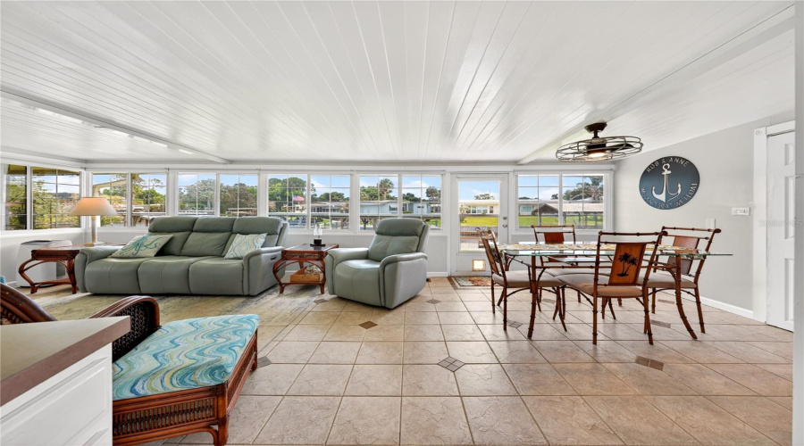 Tavares, Florida 32778, 2 Bedroom Bedrooms, ,2 Bathroombathrooms,Residential,For Sale,Todd,0,Mfrg5111601