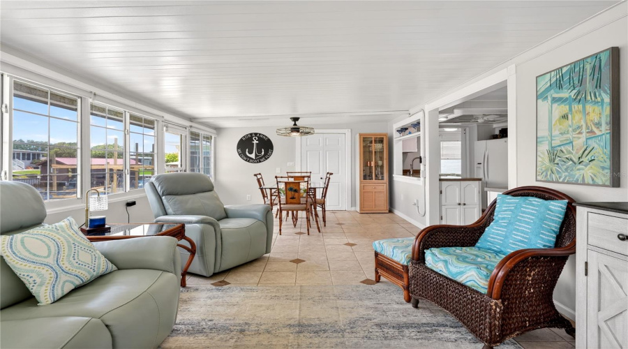 Tavares, Florida 32778, 2 Bedroom Bedrooms, ,2 Bathroombathrooms,Residential,For Sale,Todd,0,Mfrg5111601