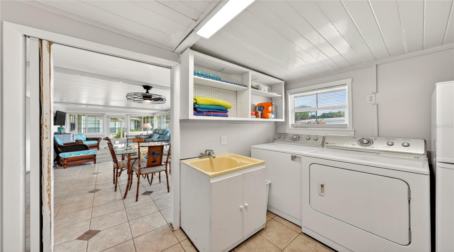 Tavares, Florida 32778, 2 Bedroom Bedrooms, ,2 Bathroombathrooms,Residential,For Sale,Todd,0,Mfrg5111601