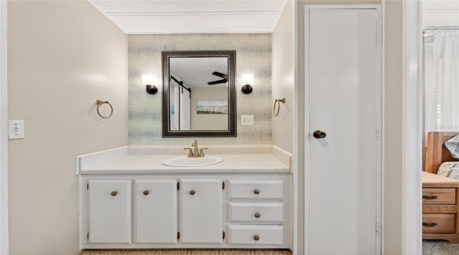 Tavares, Florida 32778, 2 Bedroom Bedrooms, ,2 Bathroombathrooms,Residential,For Sale,Todd,0,Mfrg5111601