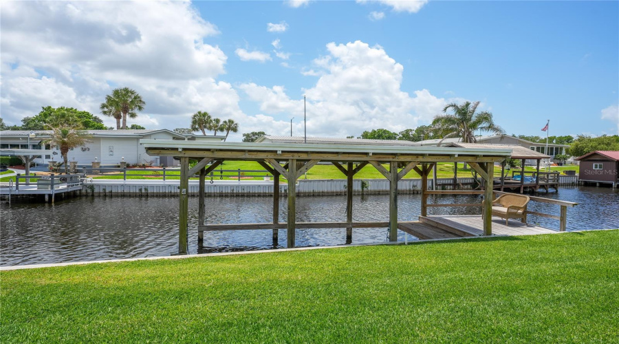 Tavares, Florida 32778, 2 Bedroom Bedrooms, ,2 Bathroombathrooms,Residential,For Sale,Todd,0,Mfrg5111601