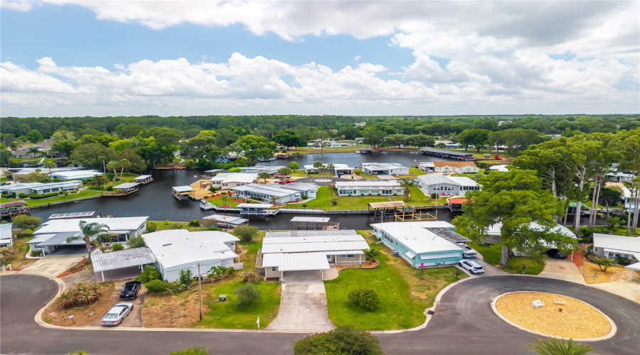 Tavares, Florida 32778, 2 Bedroom Bedrooms, ,2 Bathroombathrooms,Residential,For Sale,Todd,0,Mfrg5111601
