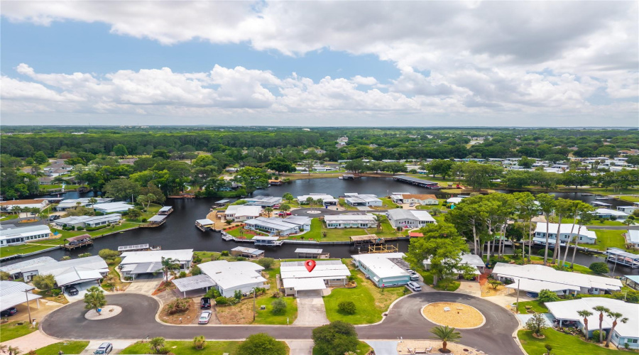 Tavares, Florida 32778, 2 Bedroom Bedrooms, ,2 Bathroombathrooms,Residential,For Sale,Todd,0,Mfrg5111601