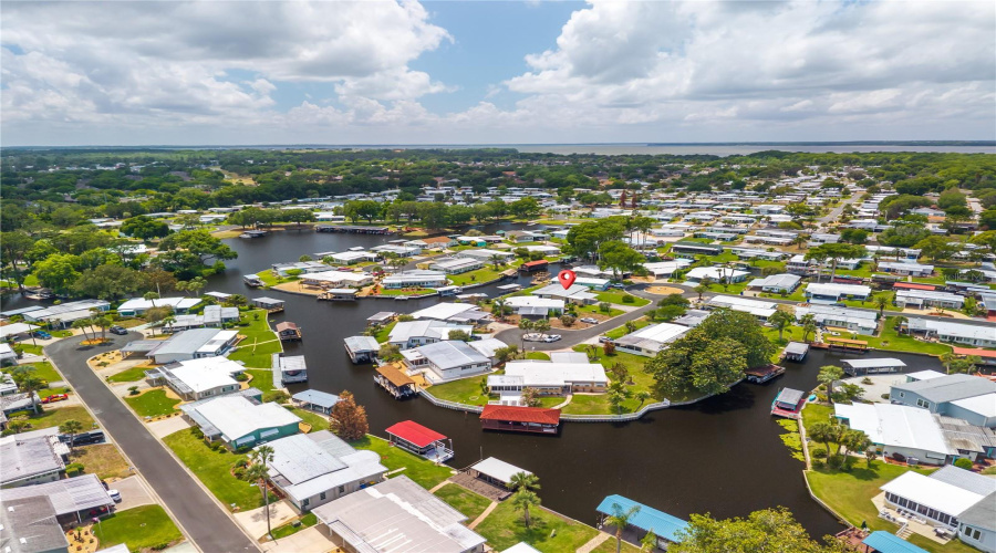 Tavares, Florida 32778, 2 Bedroom Bedrooms, ,2 Bathroombathrooms,Residential,For Sale,Todd,0,Mfrg5111601