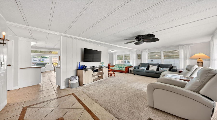 Tavares, Florida 32778, 2 Bedroom Bedrooms, ,2 Bathroombathrooms,Residential,For Sale,Todd,0,Mfrg5111601