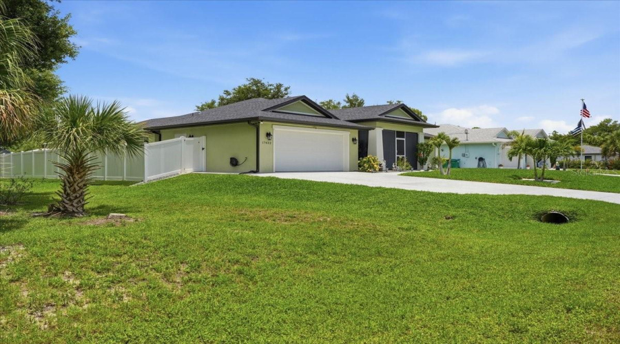 Port Charlotte, Florida 33948, 3 Bedroom Bedrooms, ,2 Bathroombathrooms,Residential,For Sale,Shirley,0,Mfrl4963267