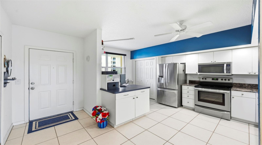 Largo, Florida 33771, 2 Bedroom Bedrooms, ,2 Bathroombathrooms,Residential,For Sale,Country Club,0,Mfrtb8525088