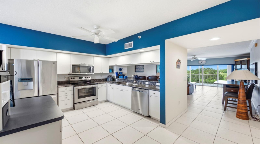 Largo, Florida 33771, 2 Bedroom Bedrooms, ,2 Bathroombathrooms,Residential,For Sale,Country Club,0,Mfrtb8525088