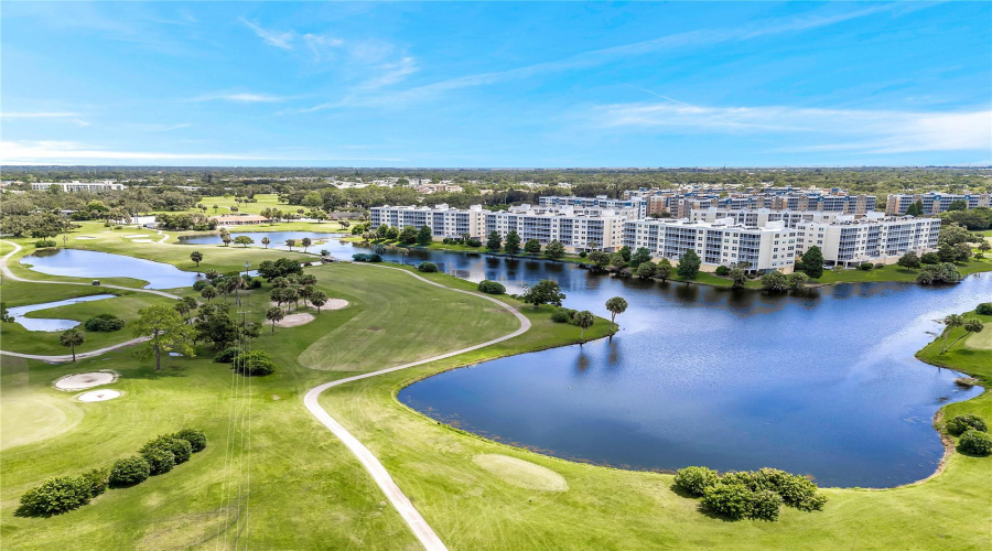 Largo, Florida 33771, 2 Bedroom Bedrooms, ,2 Bathroombathrooms,Residential,For Sale,Country Club,0,Mfrtb8525088
