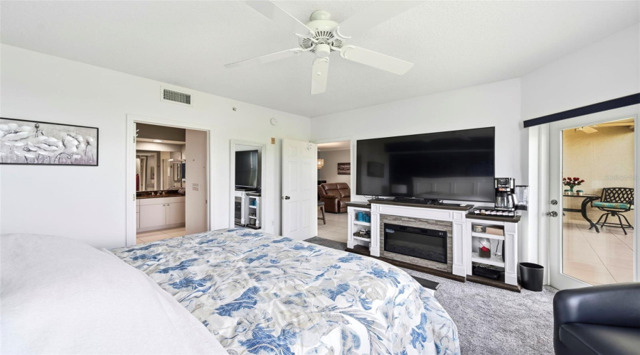 Largo, Florida 33771, 2 Bedroom Bedrooms, ,2 Bathroombathrooms,Residential,For Sale,Country Club,0,Mfrtb8525088