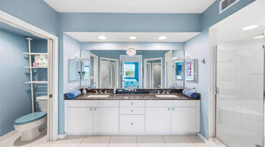 Largo, Florida 33771, 2 Bedroom Bedrooms, ,2 Bathroombathrooms,Residential,For Sale,Country Club,0,Mfrtb8525088