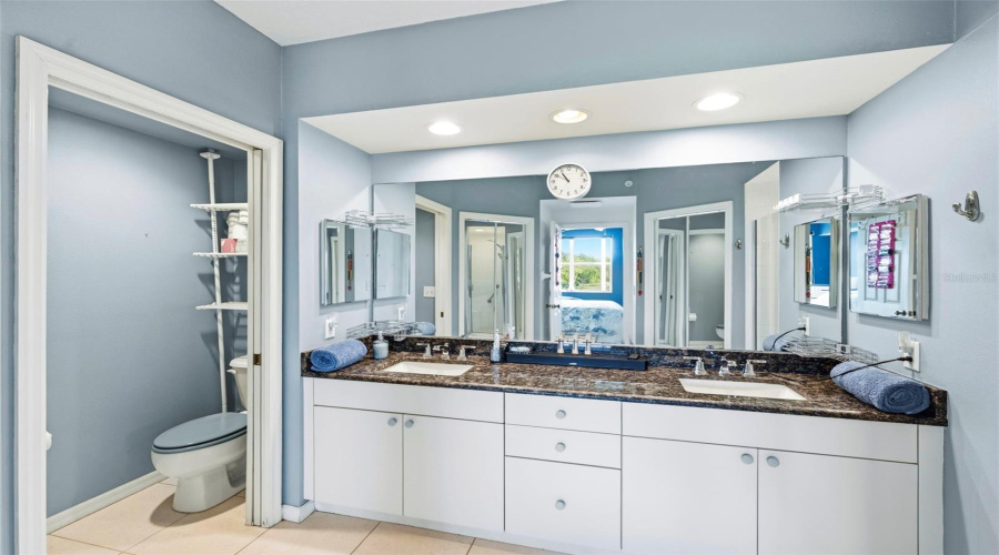 Largo, Florida 33771, 2 Bedroom Bedrooms, ,2 Bathroombathrooms,Residential,For Sale,Country Club,0,Mfrtb8525088