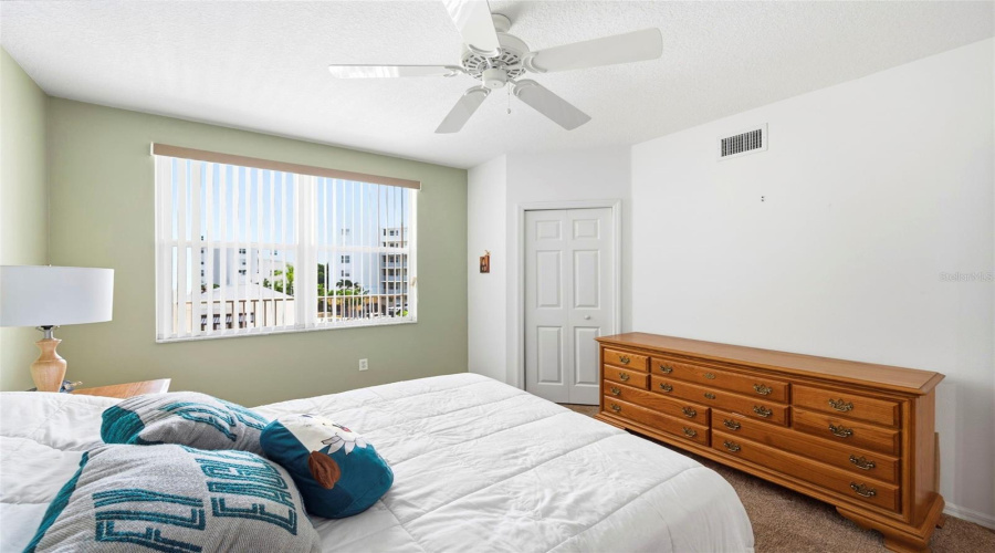 Largo, Florida 33771, 2 Bedroom Bedrooms, ,2 Bathroombathrooms,Residential,For Sale,Country Club,0,Mfrtb8525088