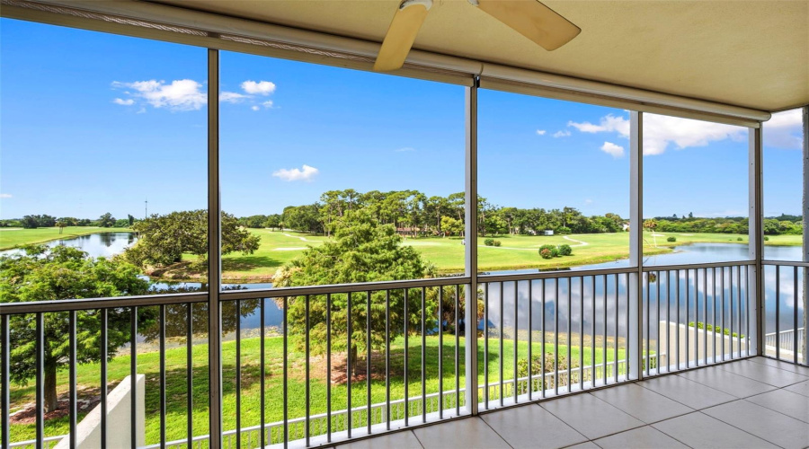 Largo, Florida 33771, 2 Bedroom Bedrooms, ,2 Bathroombathrooms,Residential,For Sale,Country Club,0,Mfrtb8525088