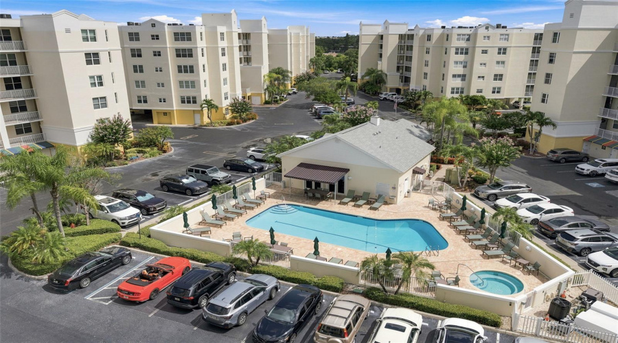 Largo, Florida 33771, 2 Bedroom Bedrooms, ,2 Bathroombathrooms,Residential,For Sale,Country Club,0,Mfrtb8525088