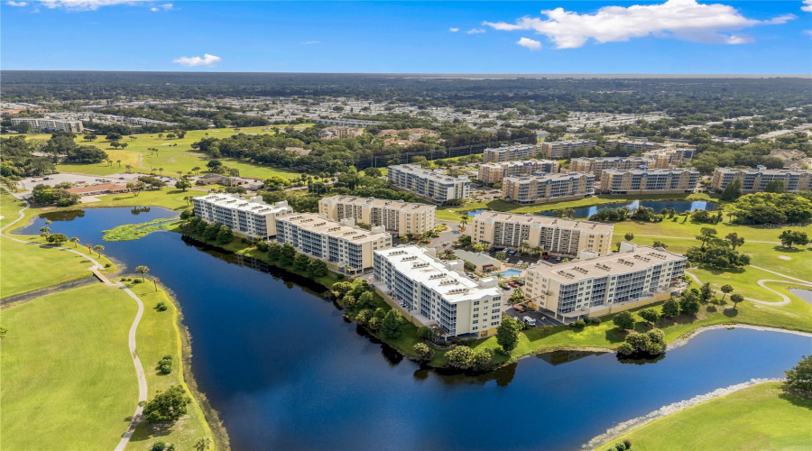 Largo, Florida 33771, 2 Bedroom Bedrooms, ,2 Bathroombathrooms,Residential,For Sale,Country Club,0,Mfrtb8525088