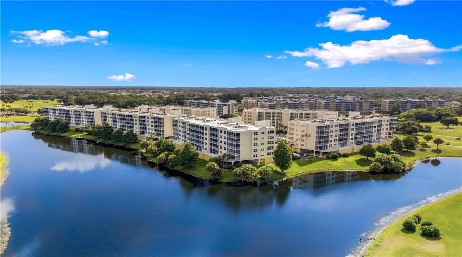Largo, Florida 33771, 2 Bedroom Bedrooms, ,2 Bathroombathrooms,Residential,For Sale,Country Club,0,Mfrtb8525088