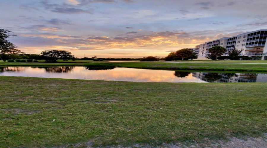 Largo, Florida 33771, 2 Bedroom Bedrooms, ,2 Bathroombathrooms,Residential,For Sale,Country Club,0,Mfrtb8525088