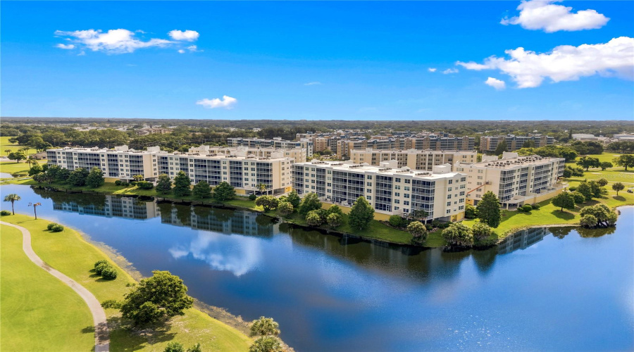 Largo, Florida 33771, 2 Bedroom Bedrooms, ,2 Bathroombathrooms,Residential,For Sale,Country Club,0,Mfrtb8525088