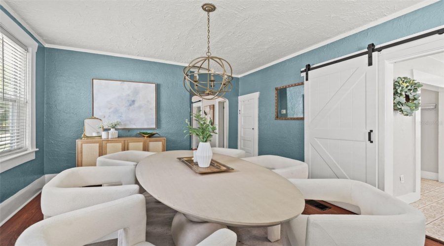 Tampa, Florida 33604, 3 Bedroom Bedrooms, ,1 Bathroombathrooms,Residential,For Sale,Henry,0,Mfrtb8511252