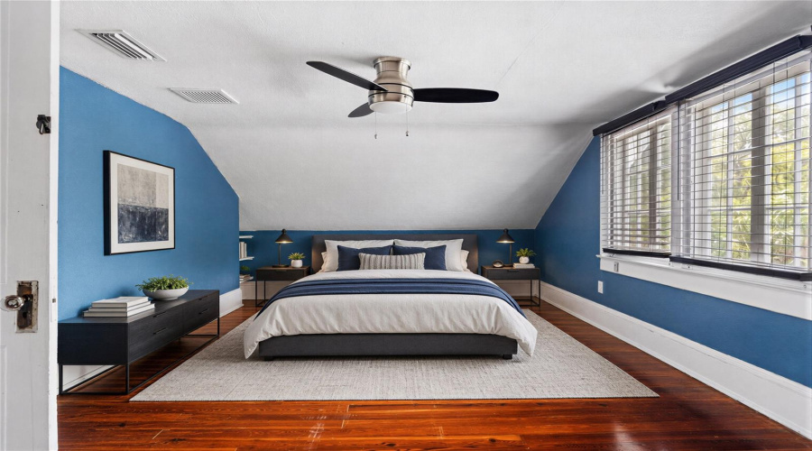 Tampa, Florida 33604, 3 Bedroom Bedrooms, ,1 Bathroombathrooms,Residential,For Sale,Henry,0,Mfrtb8511252