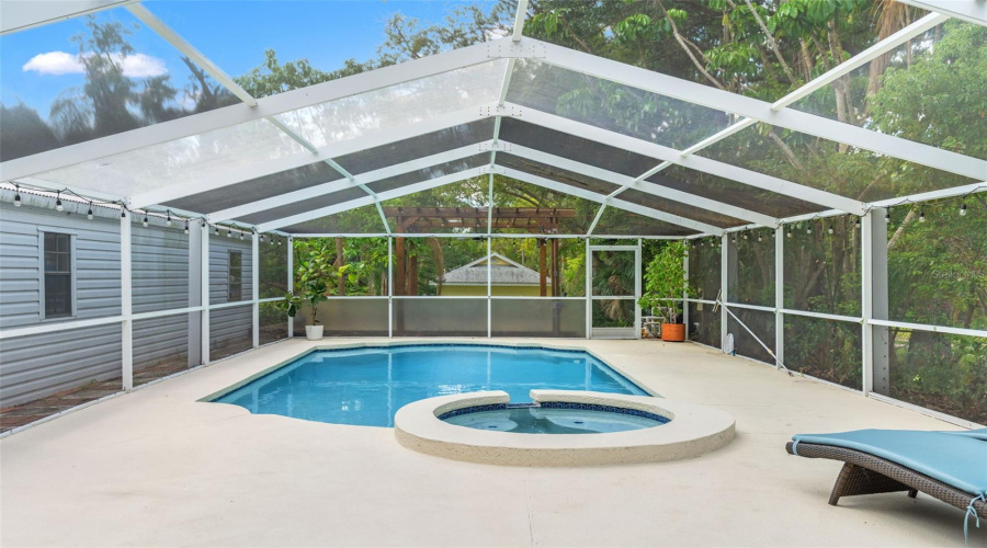 Tampa, Florida 33604, 3 Bedroom Bedrooms, ,1 Bathroombathrooms,Residential,For Sale,Henry,0,Mfrtb8511252