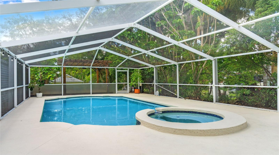 Tampa, Florida 33604, 3 Bedroom Bedrooms, ,1 Bathroombathrooms,Residential,For Sale,Henry,0,Mfrtb8511252