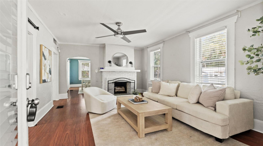 Tampa, Florida 33604, 3 Bedroom Bedrooms, ,1 Bathroombathrooms,Residential,For Sale,Henry,0,Mfrtb8511252