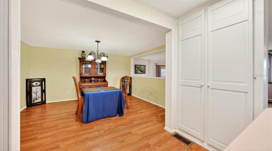 Tavares, Florida 32778, 3 Bedroom Bedrooms, ,2 Bathroombathrooms,Residential,For Sale,Howard,0,Mfrg5112594