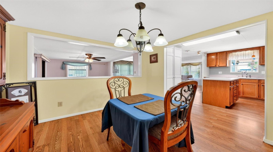 Tavares, Florida 32778, 3 Bedroom Bedrooms, ,2 Bathroombathrooms,Residential,For Sale,Howard,0,Mfrg5112594