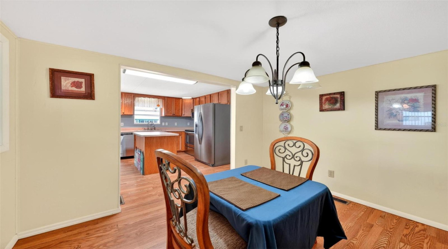 Tavares, Florida 32778, 3 Bedroom Bedrooms, ,2 Bathroombathrooms,Residential,For Sale,Howard,0,Mfrg5112594