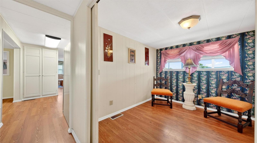 Tavares, Florida 32778, 3 Bedroom Bedrooms, ,2 Bathroombathrooms,Residential,For Sale,Howard,0,Mfrg5112594