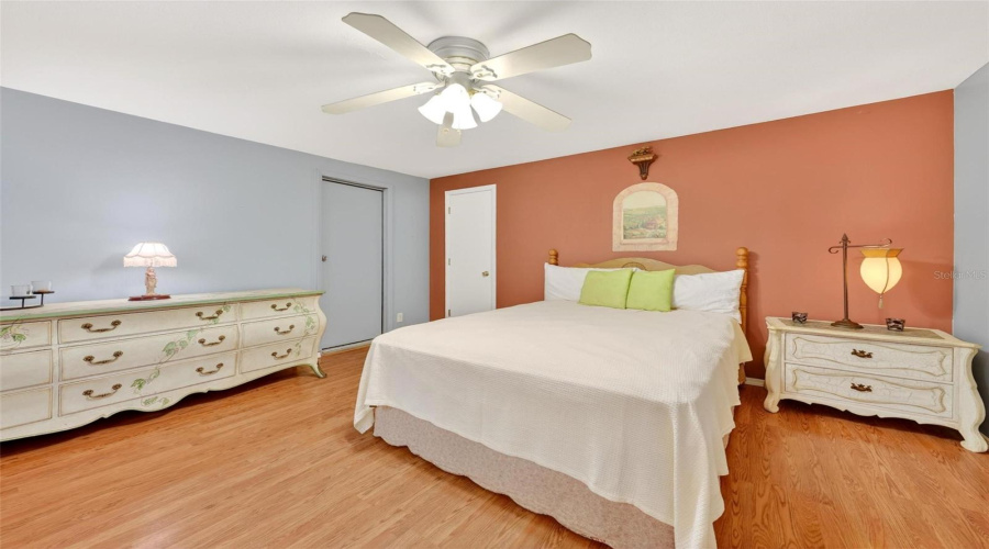 Tavares, Florida 32778, 3 Bedroom Bedrooms, ,2 Bathroombathrooms,Residential,For Sale,Howard,0,Mfrg5112594