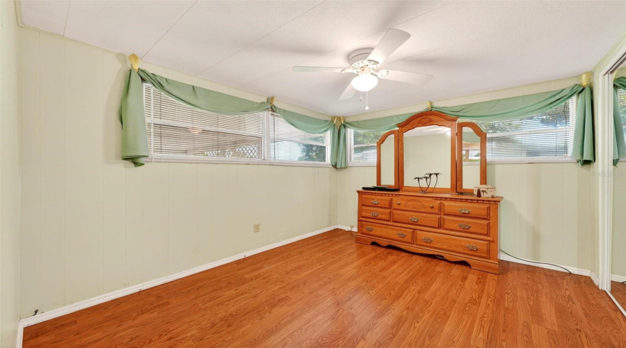 Tavares, Florida 32778, 3 Bedroom Bedrooms, ,2 Bathroombathrooms,Residential,For Sale,Howard,0,Mfrg5112594