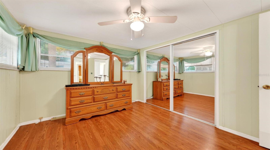 Tavares, Florida 32778, 3 Bedroom Bedrooms, ,2 Bathroombathrooms,Residential,For Sale,Howard,0,Mfrg5112594