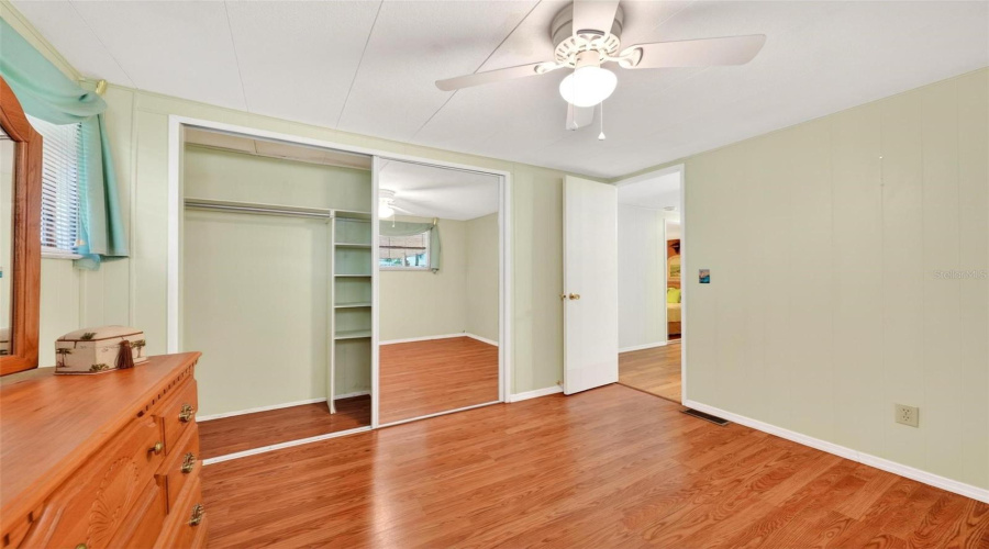 Tavares, Florida 32778, 3 Bedroom Bedrooms, ,2 Bathroombathrooms,Residential,For Sale,Howard,0,Mfrg5112594