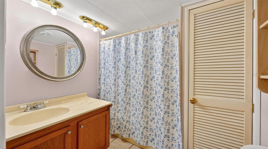 Tavares, Florida 32778, 3 Bedroom Bedrooms, ,2 Bathroombathrooms,Residential,For Sale,Howard,0,Mfrg5112594