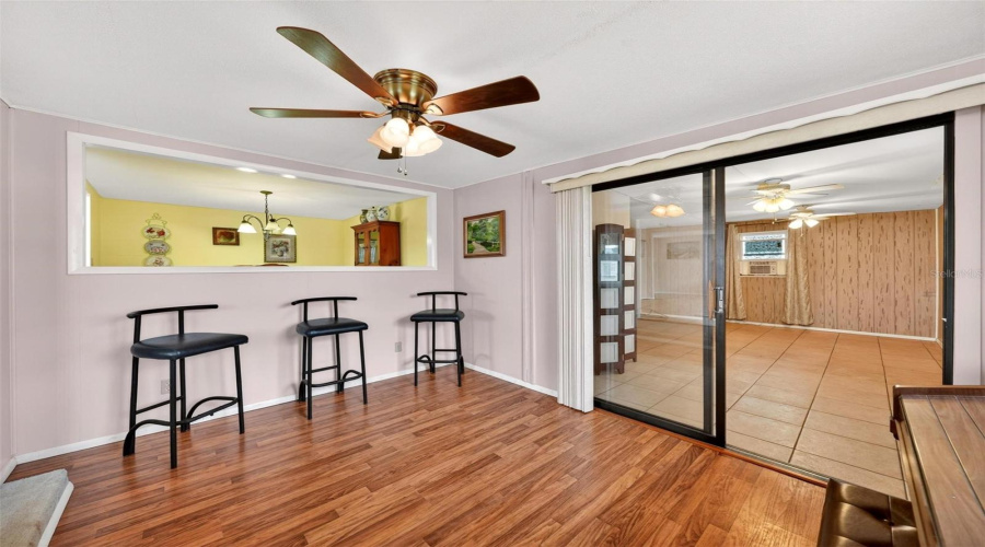 Tavares, Florida 32778, 3 Bedroom Bedrooms, ,2 Bathroombathrooms,Residential,For Sale,Howard,0,Mfrg5112594