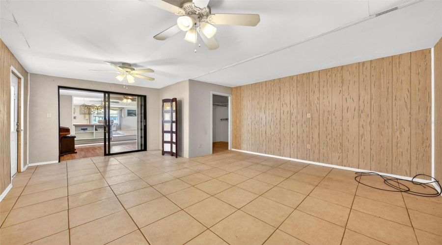 Tavares, Florida 32778, 3 Bedroom Bedrooms, ,2 Bathroombathrooms,Residential,For Sale,Howard,0,Mfrg5112594