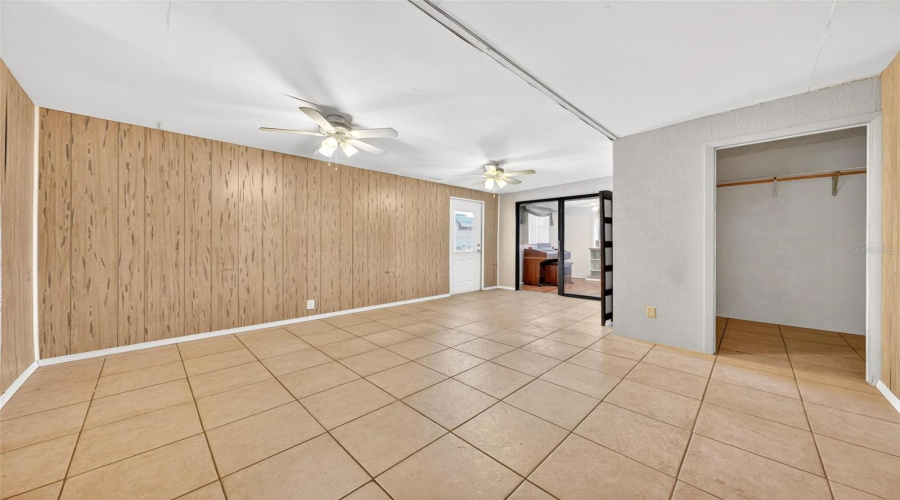 Tavares, Florida 32778, 3 Bedroom Bedrooms, ,2 Bathroombathrooms,Residential,For Sale,Howard,0,Mfrg5112594